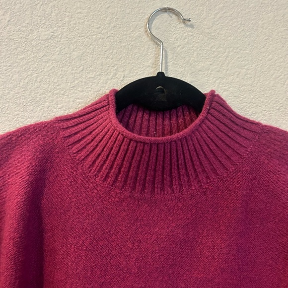 Pink Universal Threads Sweater - Great for Valentines Day! - Picture 3 of 8